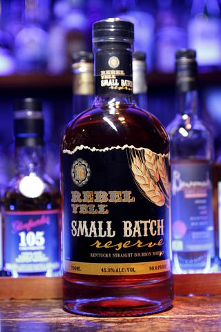 反逆の叫び ショット バー アイラ 沖縄市 コザ 銀天街のbarでウイスキーを飲む