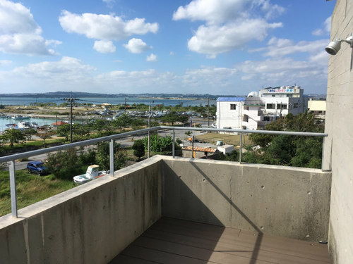 【360°パノラマ画像有り】【動画有り】*うるま市与那城平安座　海の見える豪華離れ付き一戸建て