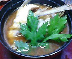 タマンのアラの味噌汁