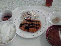 お昼はトンカツ定食 2011/10/18 12:41:45