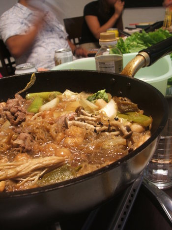 グルメなメンバーとすき焼きをたべる
