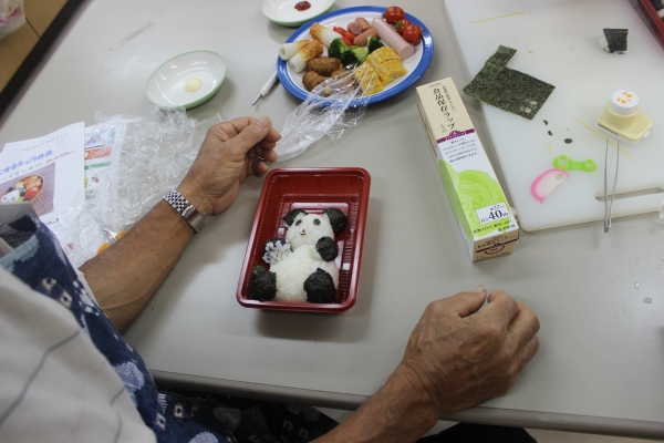 平均65歳！男料理キャラ弁教室♪ in 沖縄首里石嶺公民館