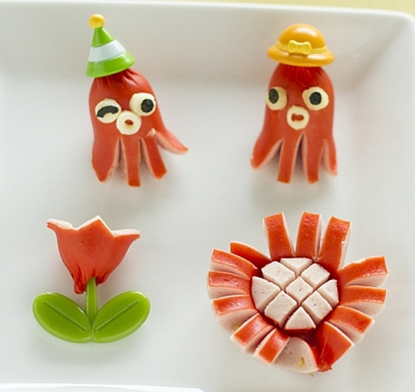 夏キャラ弁当　ウインナー飾りおかず