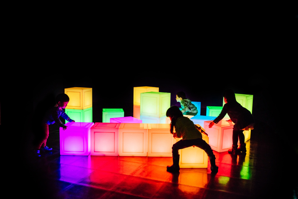 チームラボ「Learn&Play! teamLab Future Park」沖縄県立博物館・美術館にて