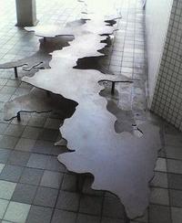 沖縄に座る