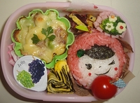 沖縄を笑顔にするキャラ弁　りんごちゃん♪
