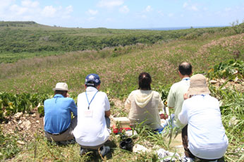 神人と行く慰霊の旅　４