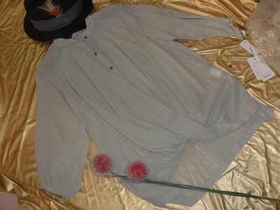 素敵ブラウス入荷♪