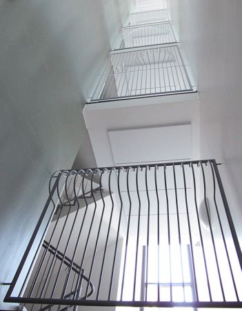多機能手摺り－Multifunctional Railings