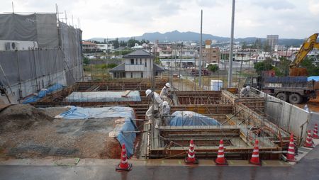 基礎コンクリート打設  【スカイラインを望む家】