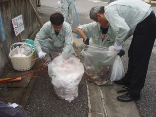 道路ボランティア清掃活動　2011年10月